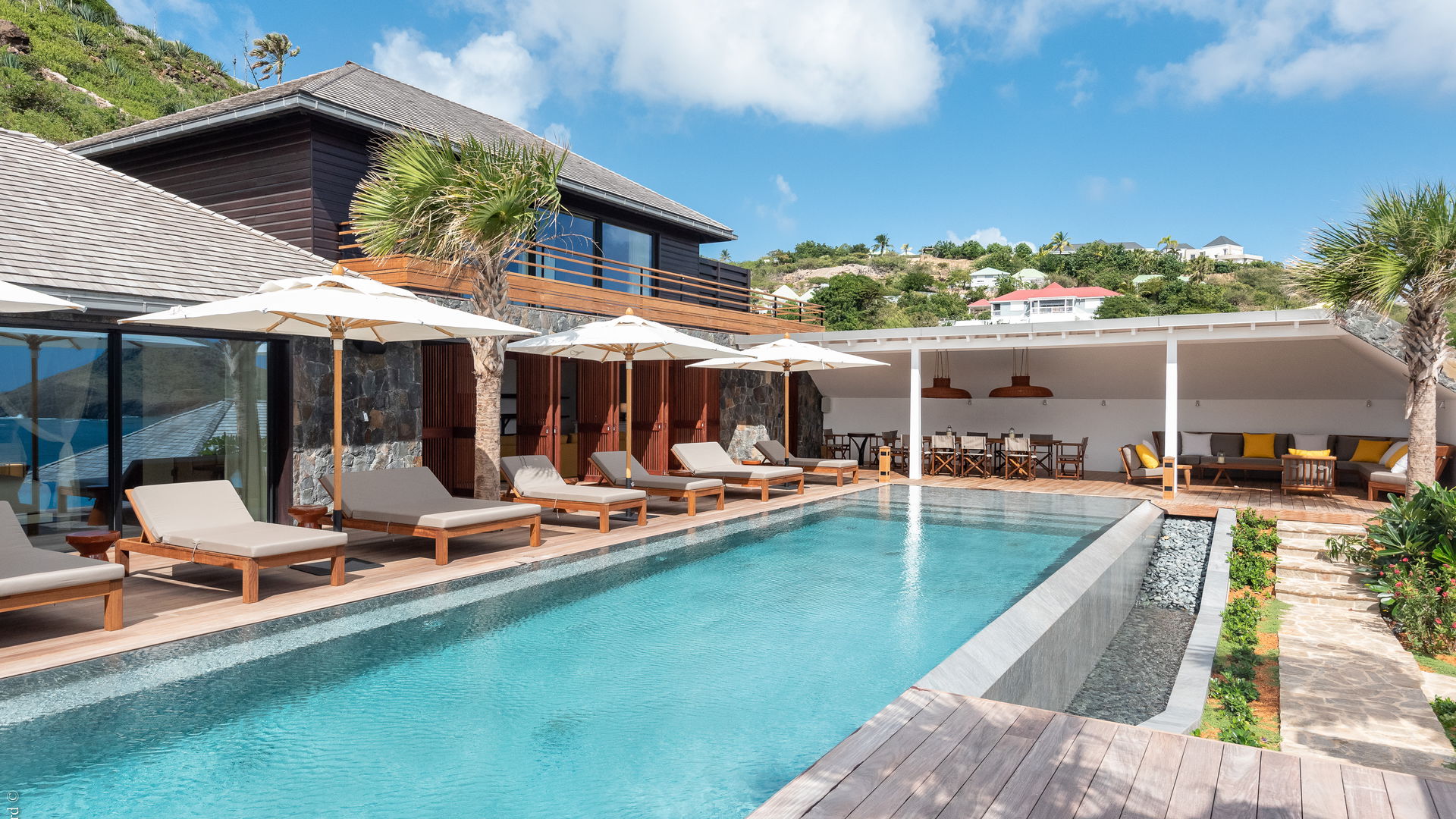 POOL & TERRACE