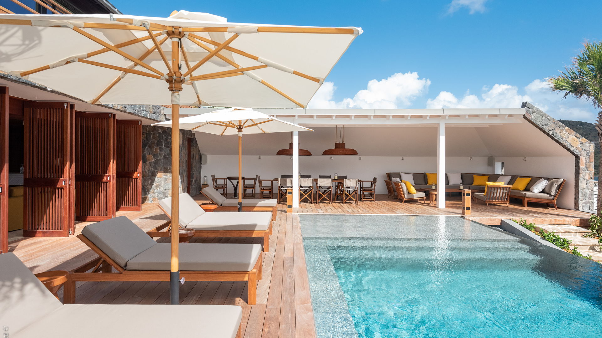 POOL & TERRACE