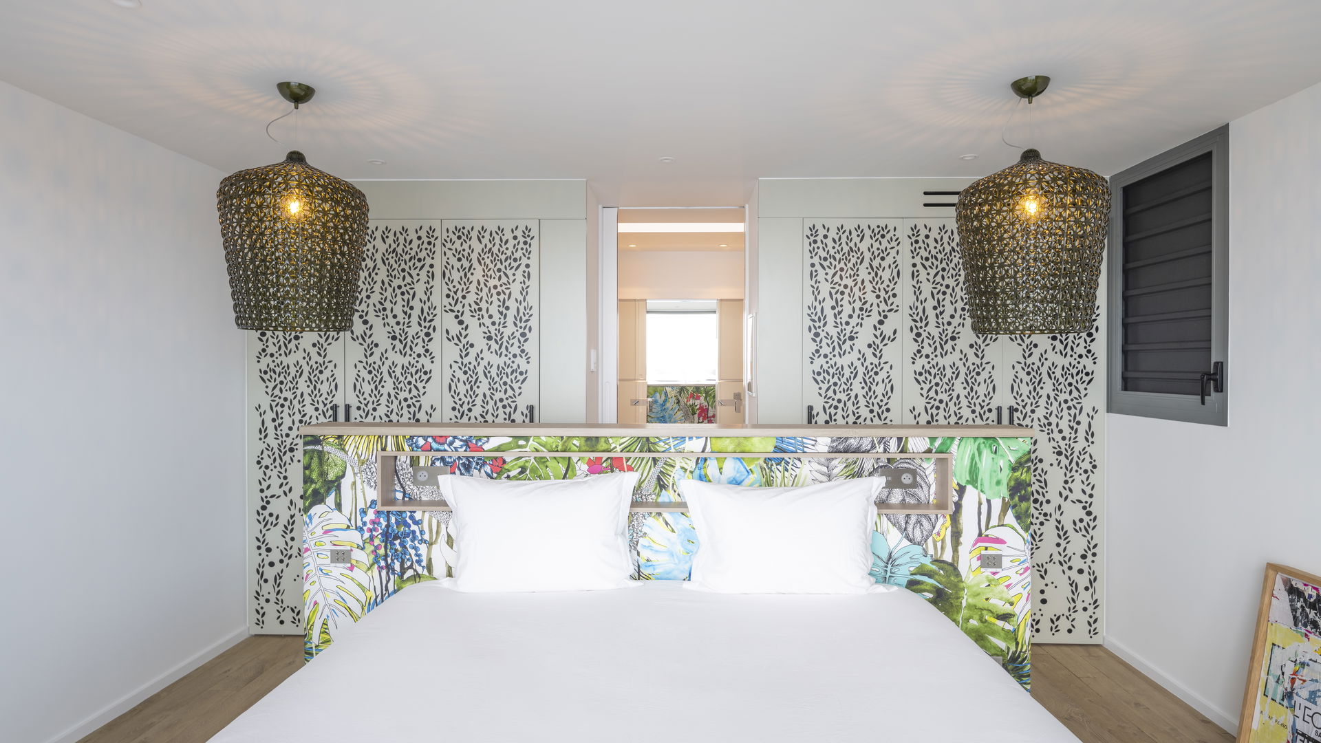 BEDROOM 2