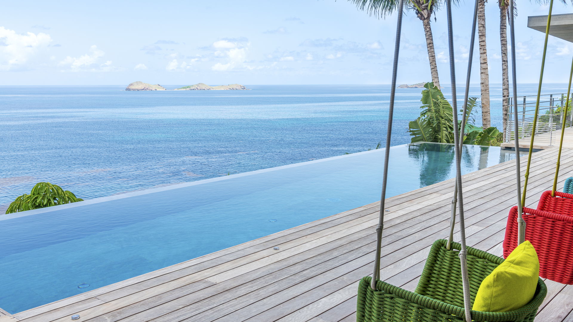 POOL & TERRACE