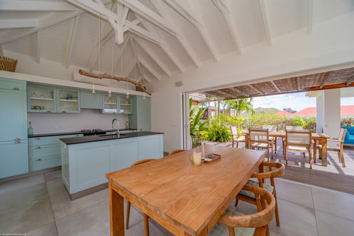 VILLA PAILLE EN QUEUE KITCHEN & DINING AREA 2