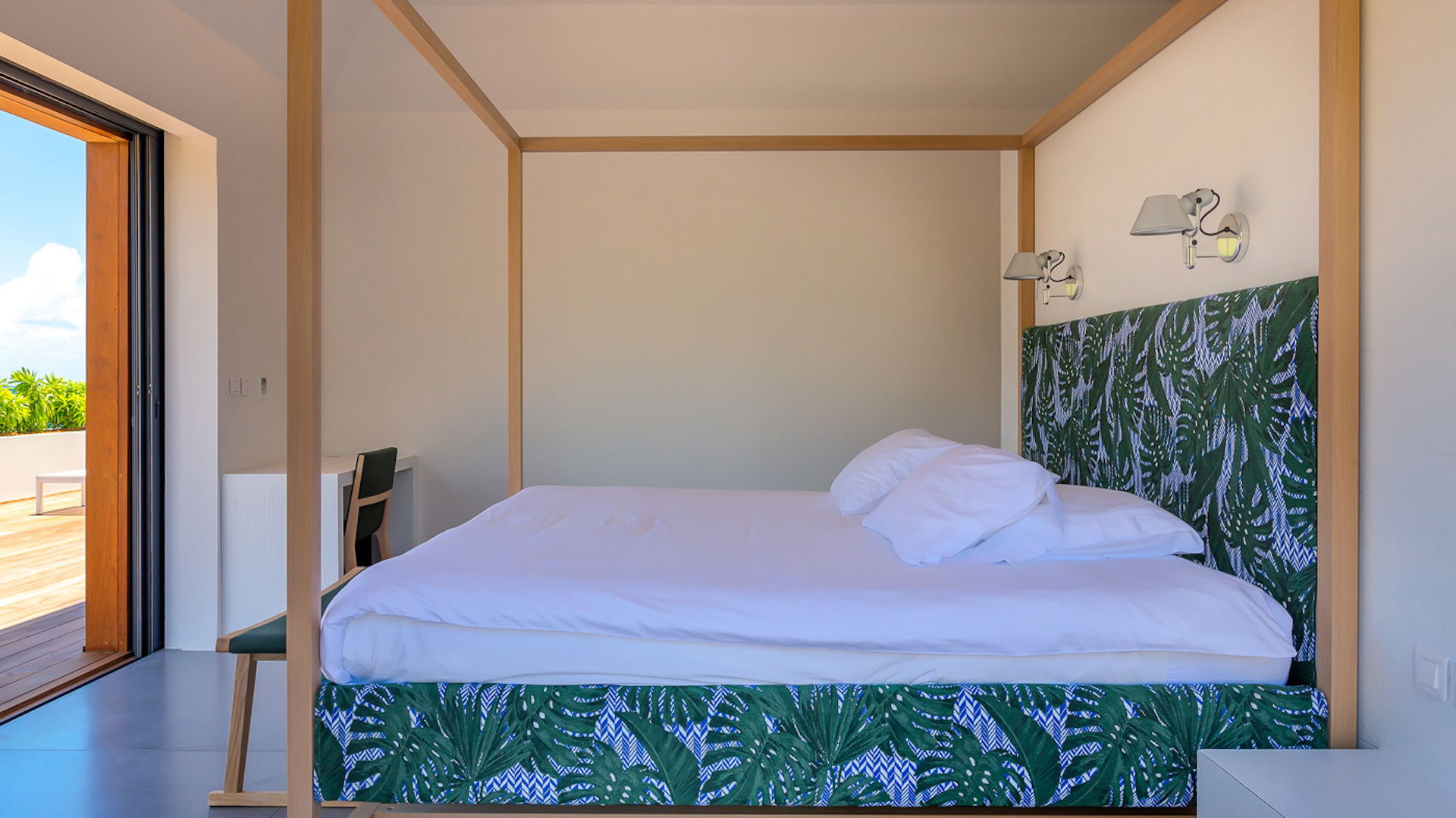 BEDROOM 2