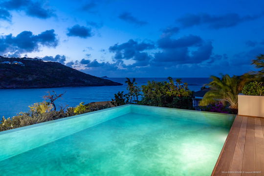 VILLA EDEN HOUSE BY NIGHT 1