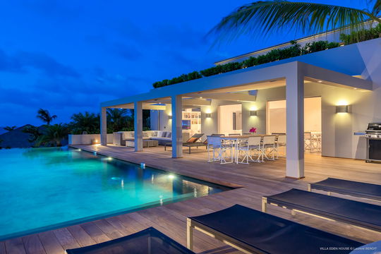 VILLA EDEN HOUSE BY NIGHT 3