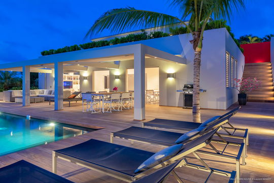 VILLA EDEN HOUSE BY NIGHT 4