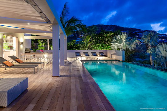 VILLA EDEN HOUSE BY NIGHT 5
