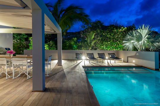 VILLA EDEN HOUSE BY NIGHT 6