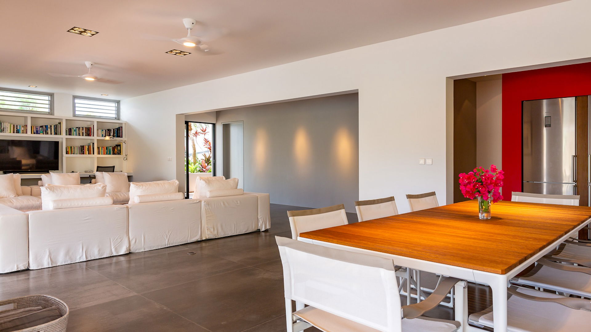 KITCHEN & DINING AREA