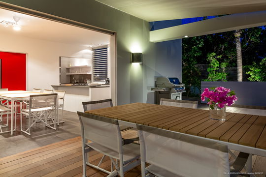 VILLA EDEN HOUSE KITCHEN & DINING AREA 11