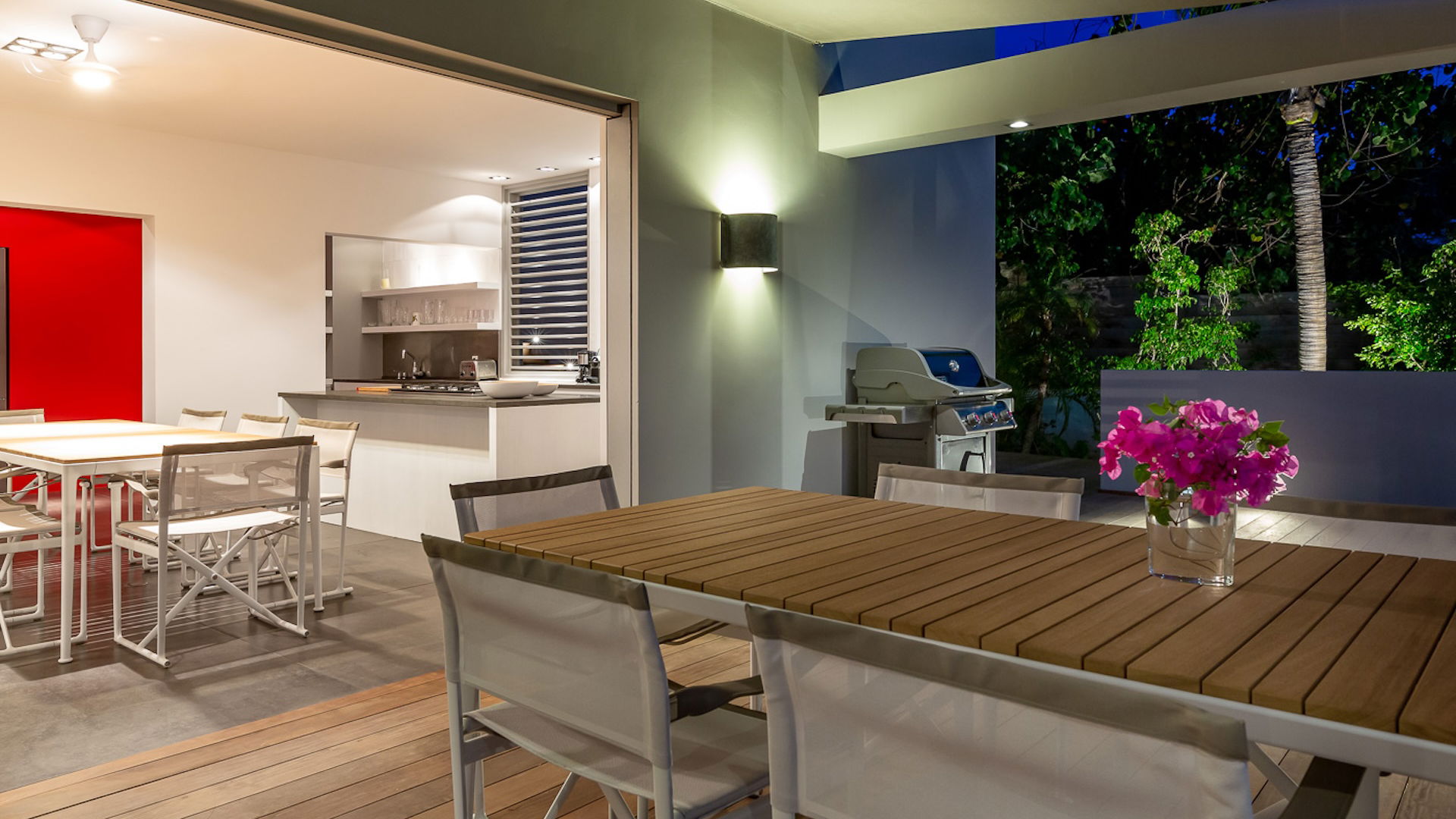 KITCHEN & DINING AREA