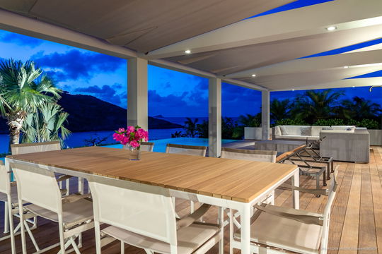 VILLA EDEN HOUSE KITCHEN & DINING AREA 12
