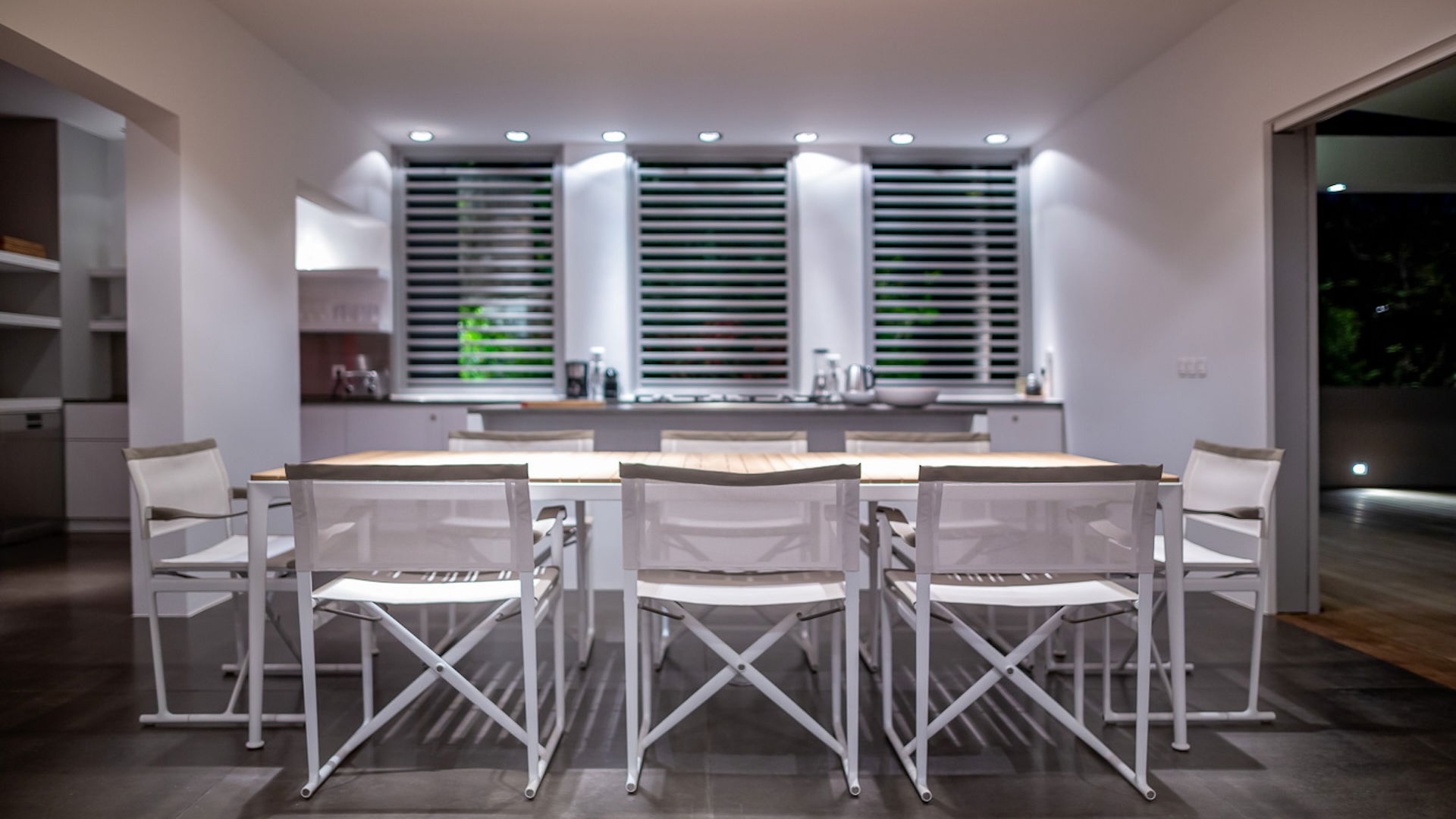 KITCHEN & DINING AREA