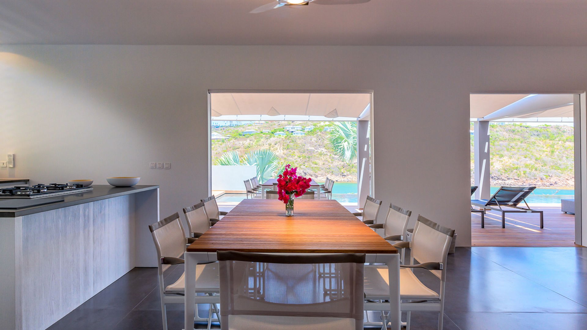 KITCHEN & DINING AREA