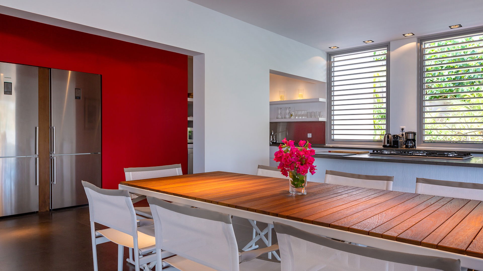 KITCHEN & DINING AREA