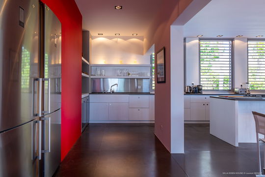 VILLA EDEN HOUSE KITCHEN & DINING AREA 6