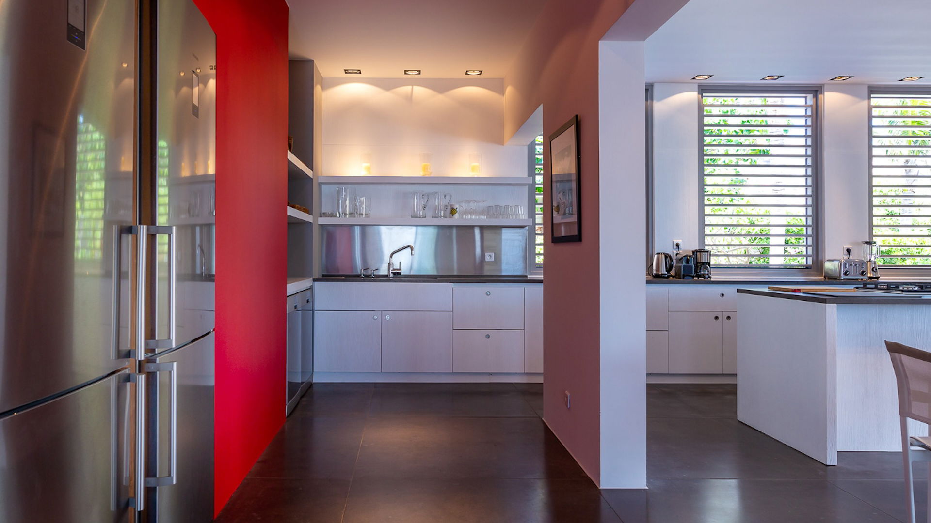 KITCHEN & DINING AREA