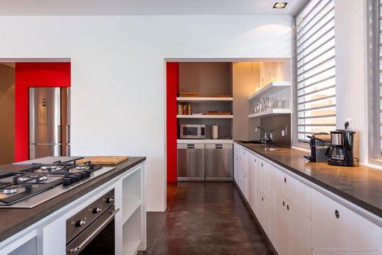 VILLA EDEN HOUSE KITCHEN & DINING AREA 7