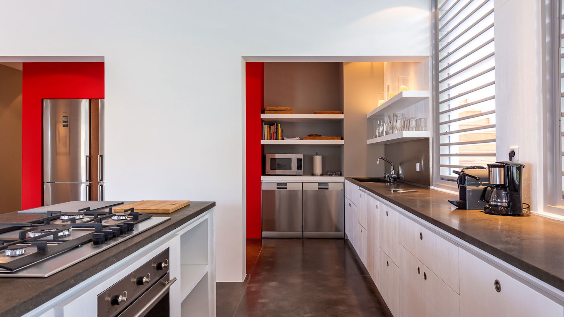 KITCHEN & DINING AREA