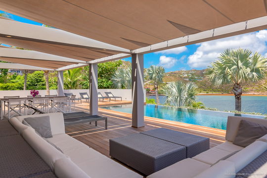 VILLA EDEN HOUSE OUTDOOR LOUNGE AREA 1