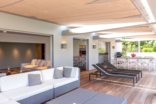 VILLA EDEN HOUSE OUTDOOR LOUNGE AREA 6