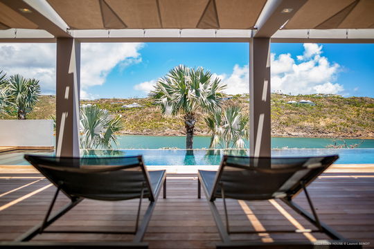 VILLA EDEN HOUSE OUTDOOR LOUNGE AREA 9