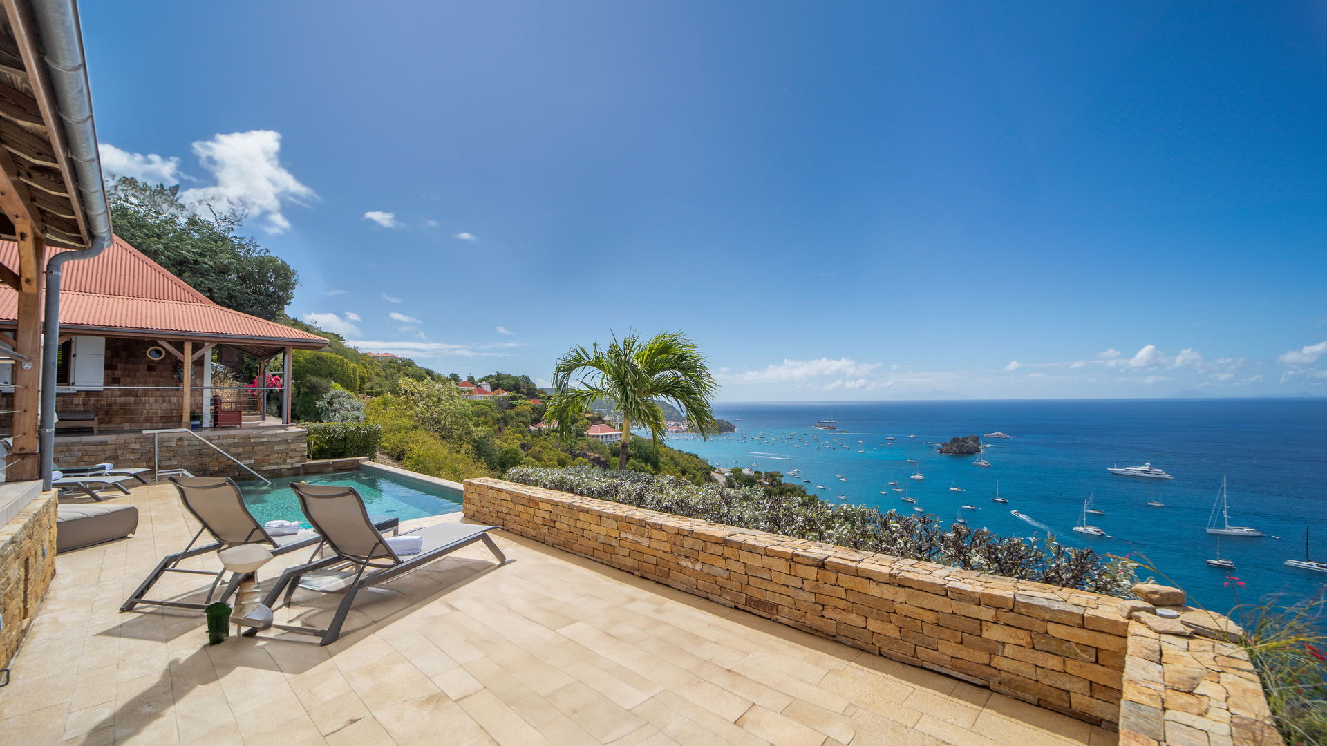 POOL & TERRACE