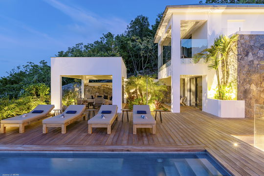 VILLA HALOWA BY NIGHT 2