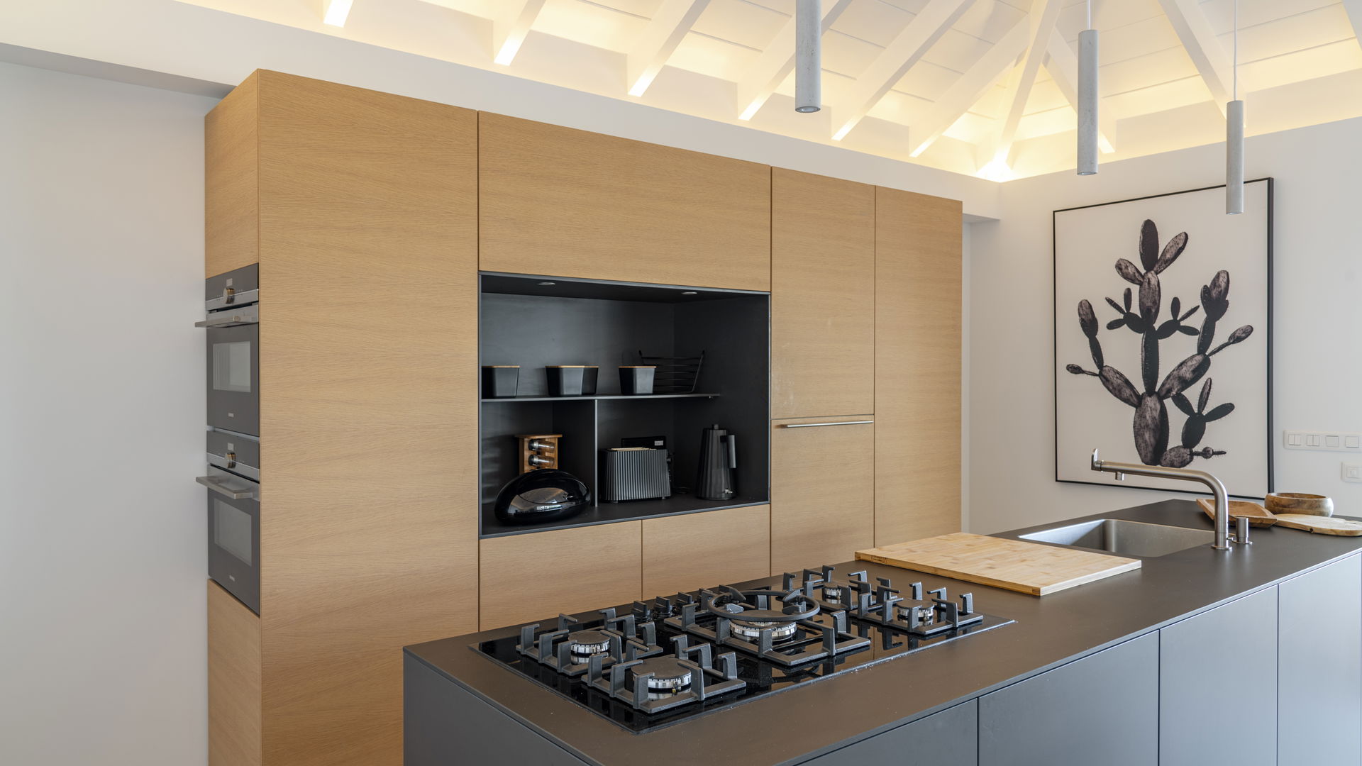 KITCHEN & DINING AREA
