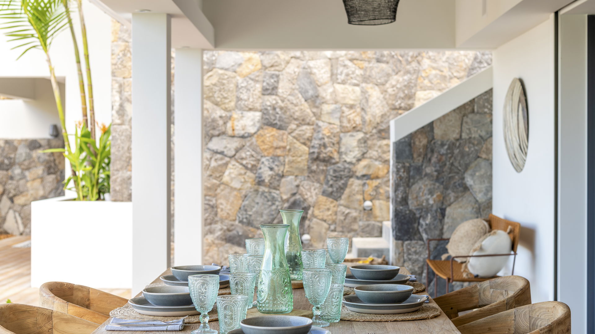 KITCHEN & DINING AREA