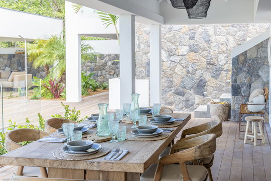 VILLA HALOWA KITCHEN & DINING AREA 7