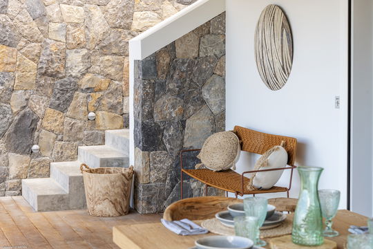 VILLA HALOWA KITCHEN & DINING AREA 8