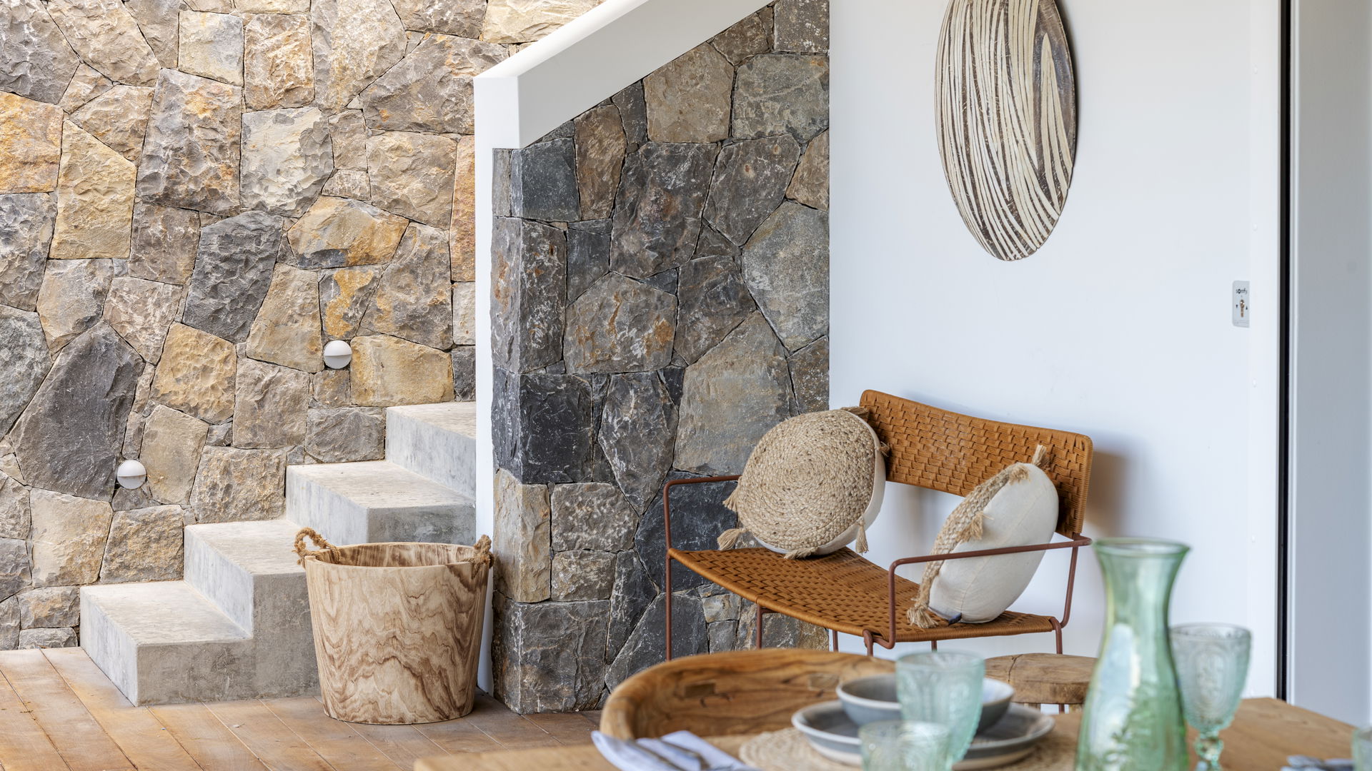 KITCHEN & DINING AREA