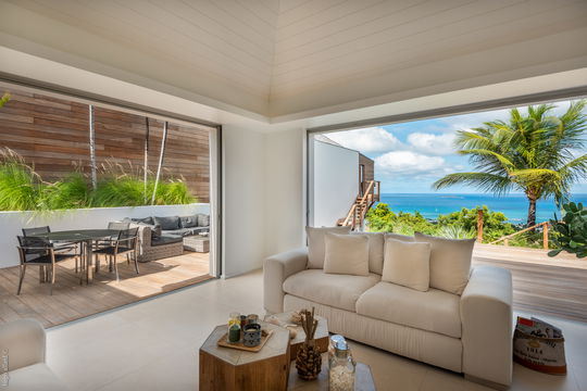 VILLA OCALM LIVING AREA 2