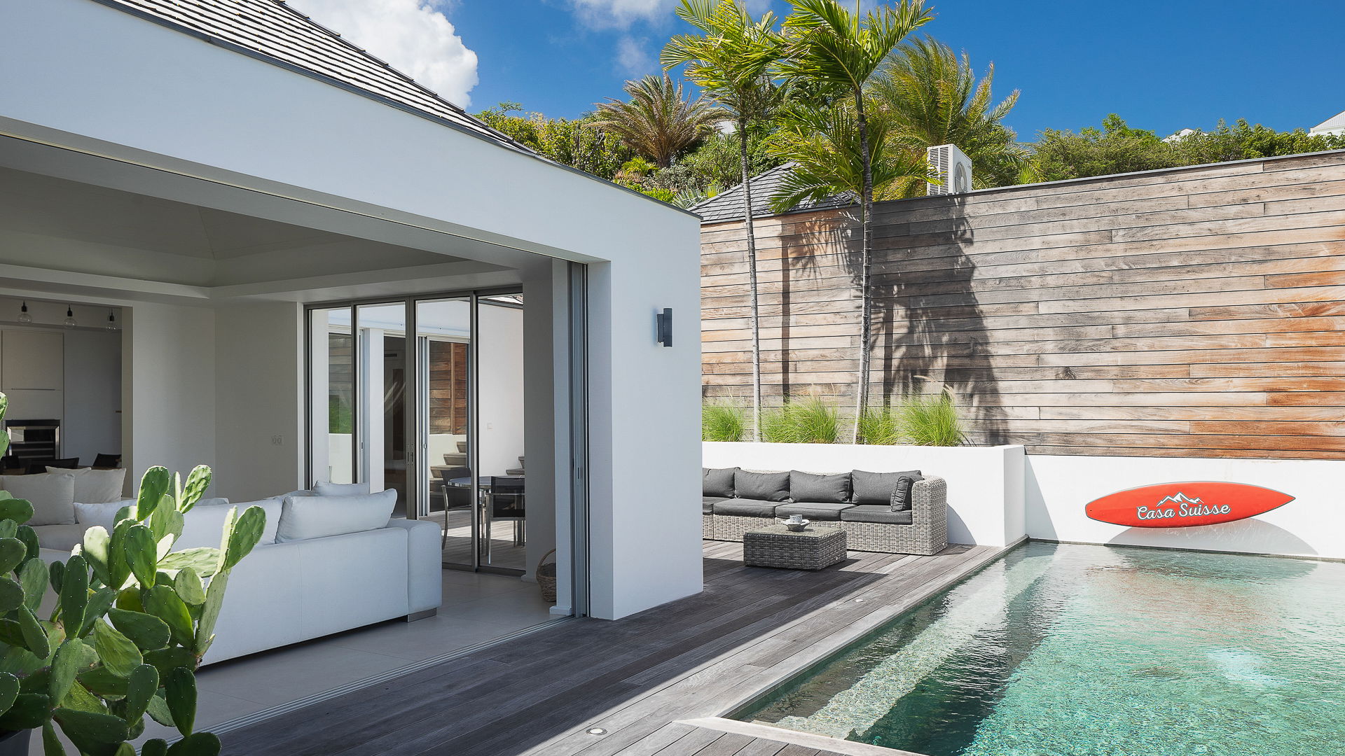 POOL & TERRACE