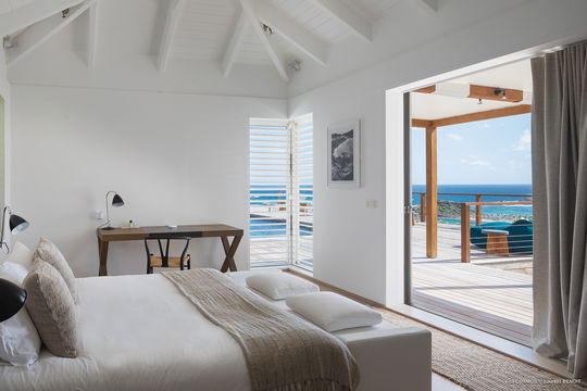 VILLA COSMOS BEDROOM1 2
