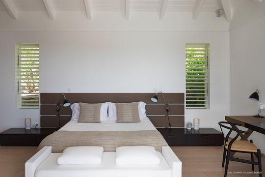 VILLA COSMOS BEDROOM1 3