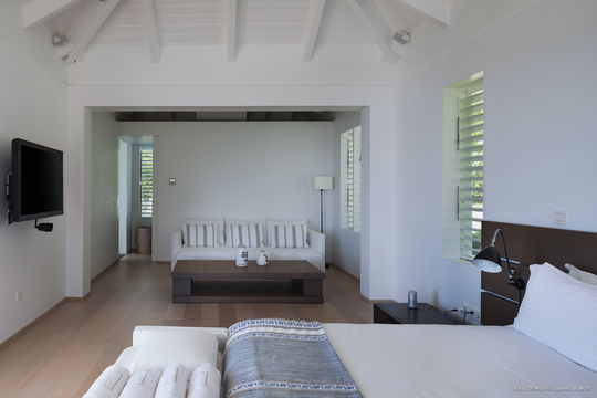 VILLA COSMOS BEDROOM1 4