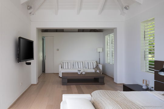 VILLA COSMOS BEDROOM1 5