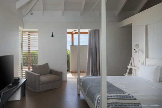 VILLA COSMOS BEDROOM2 4