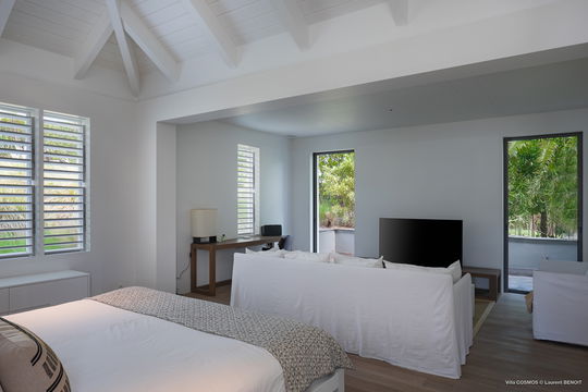 VILLA COSMOS BEDROOM3 2
