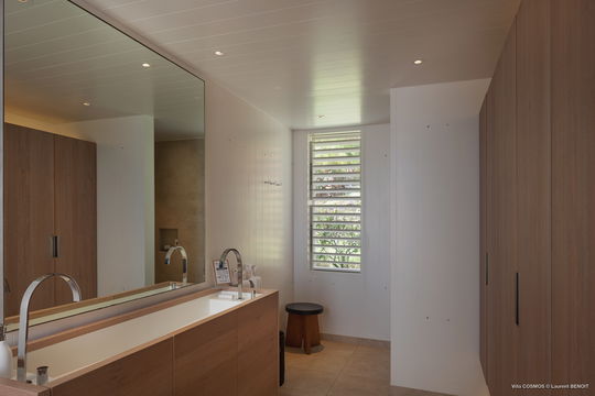 VILLA COSMOS BEDROOM4 3