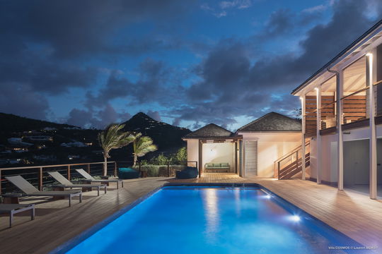 VILLA COSMOS BY NIGHT 1