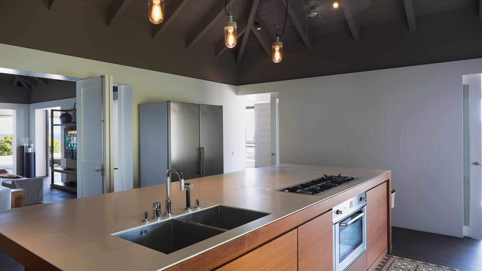 KITCHEN & DINING AREA