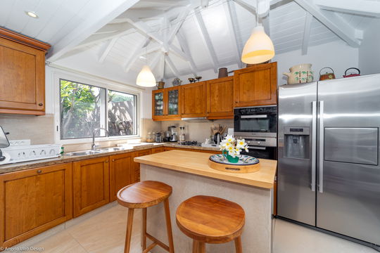 VILLA GENIA KITCHEN & DINING AREA 3