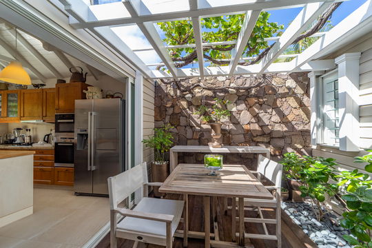 VILLA GENIA KITCHEN & DINING AREA 7