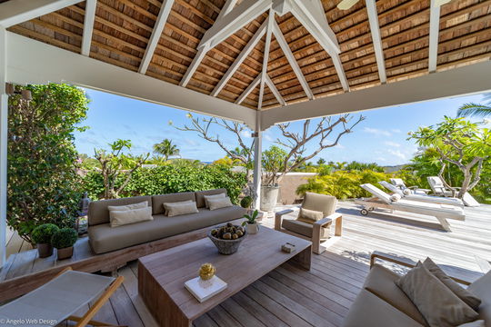 VILLA GENIA OUTDOOR LOUNGE 2
