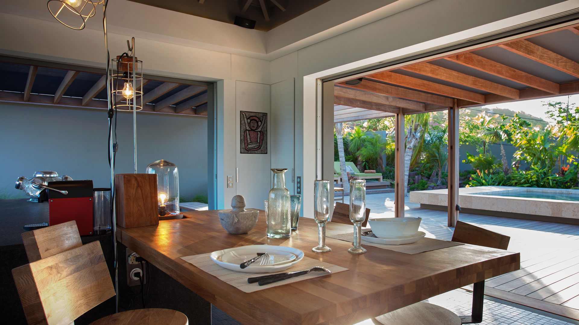 KITCHEN & DINING AREA