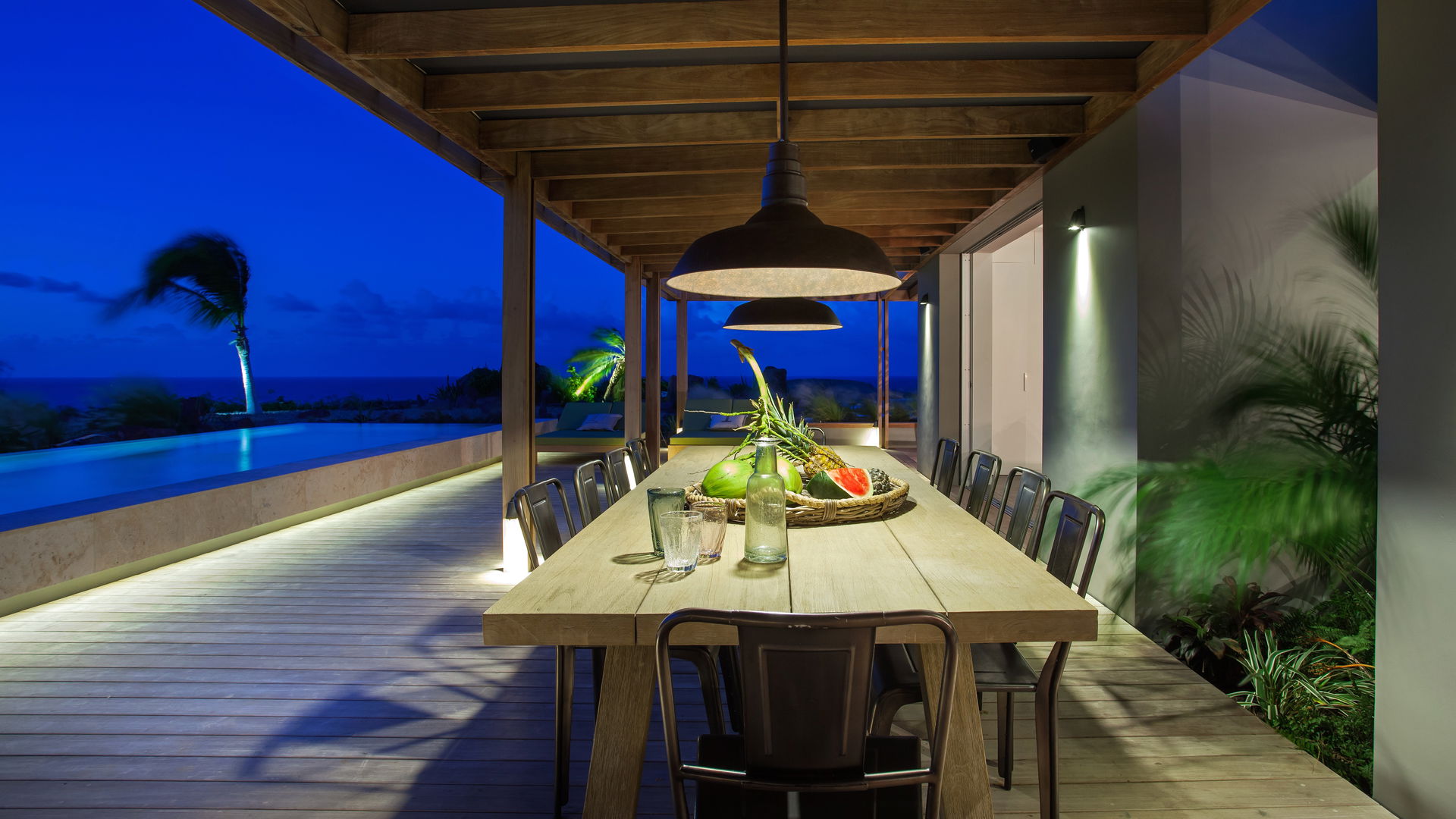 KITCHEN & DINING AREA