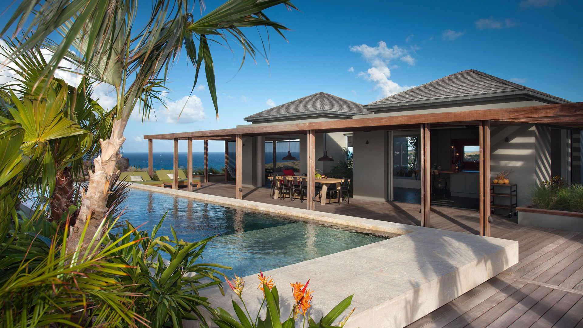 POOL & TERRACE