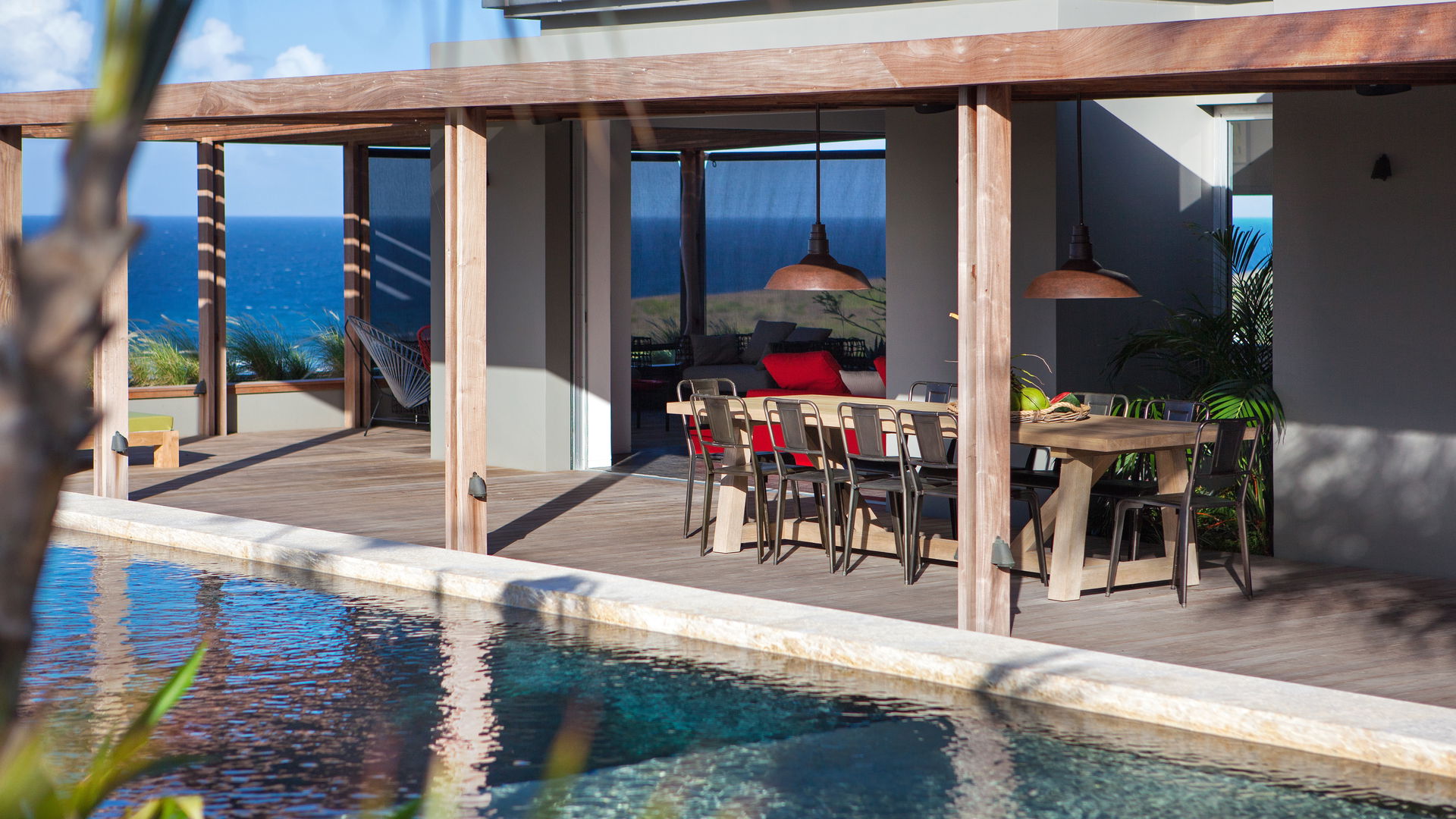 POOL & TERRACE